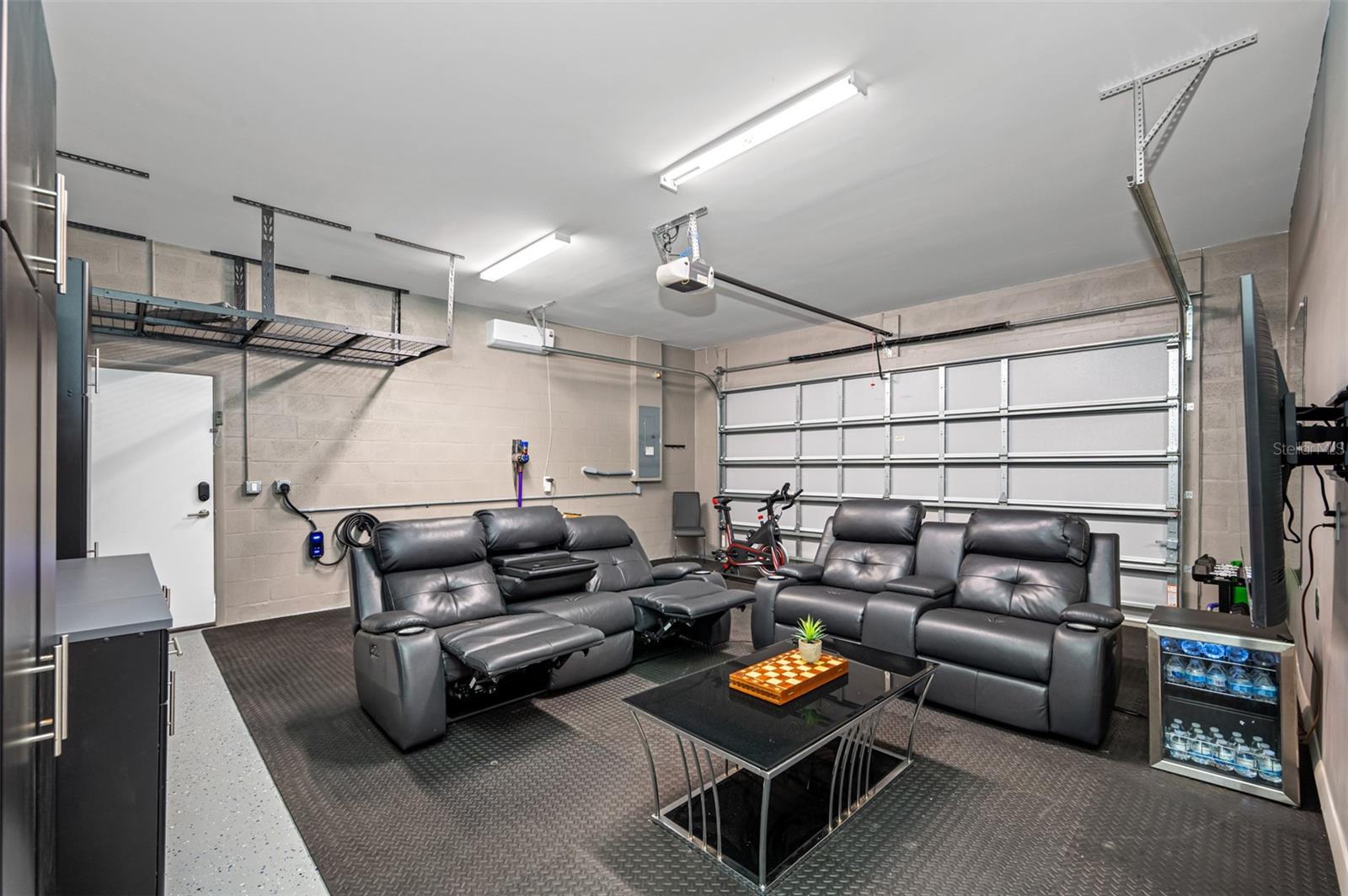 Image 54 of 79 For 902 Plymouth Street