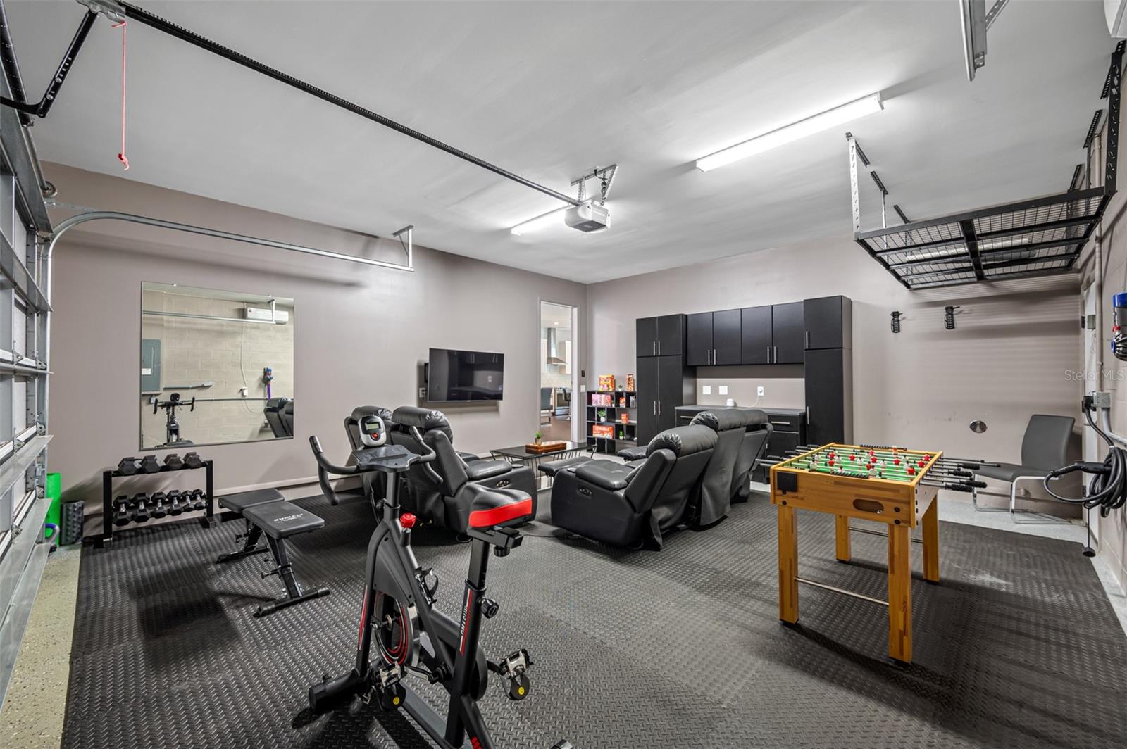 Image 56 of 79 For 902 Plymouth Street