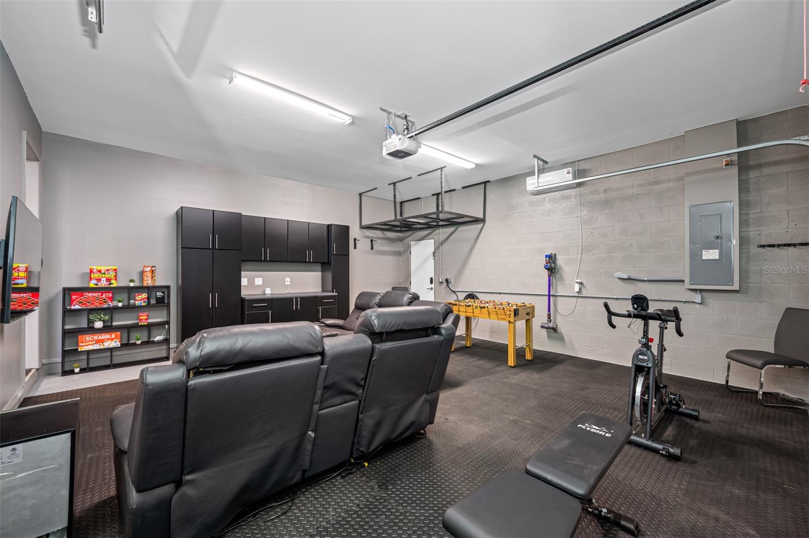 Image 57 of 79 For 902 Plymouth Street