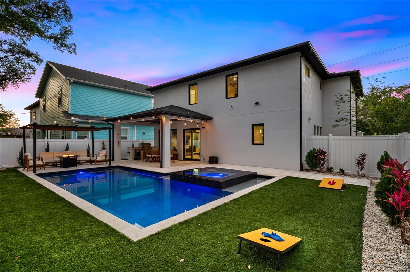 Image 6 of 79 For 902 Plymouth Street