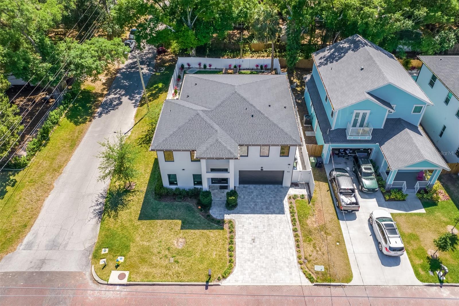 Image 61 of 79 For 902 Plymouth Street