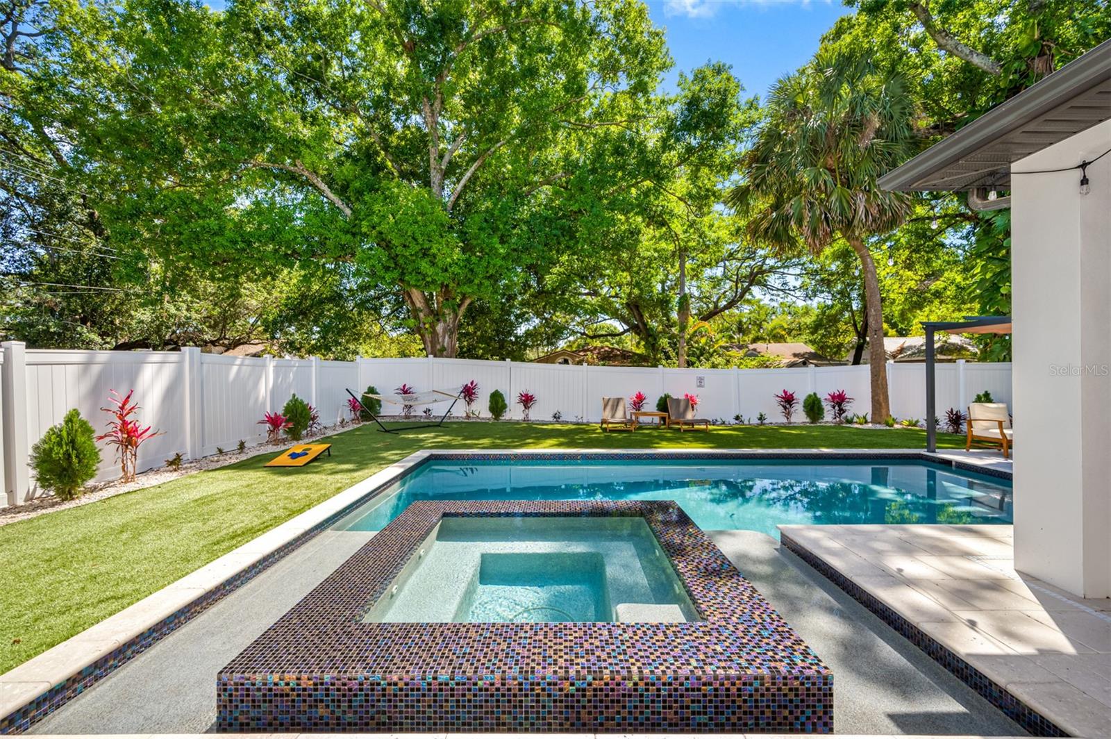 Image 64 of 79 For 902 Plymouth Street