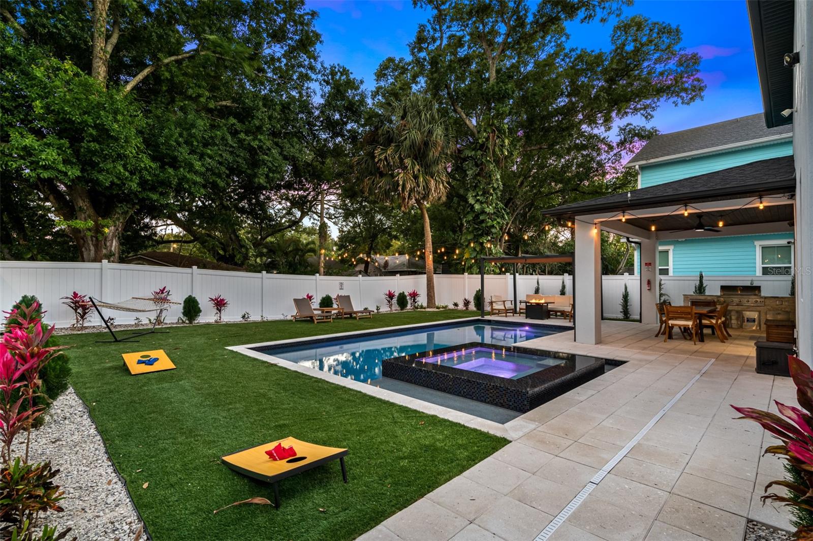 Image 66 of 79 For 902 Plymouth Street