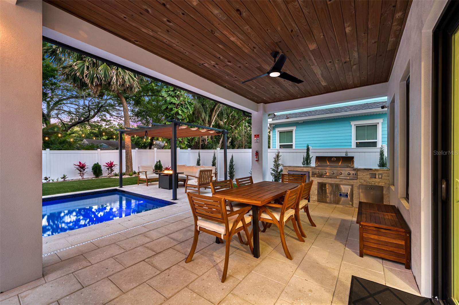 Image 68 of 79 For 902 Plymouth Street