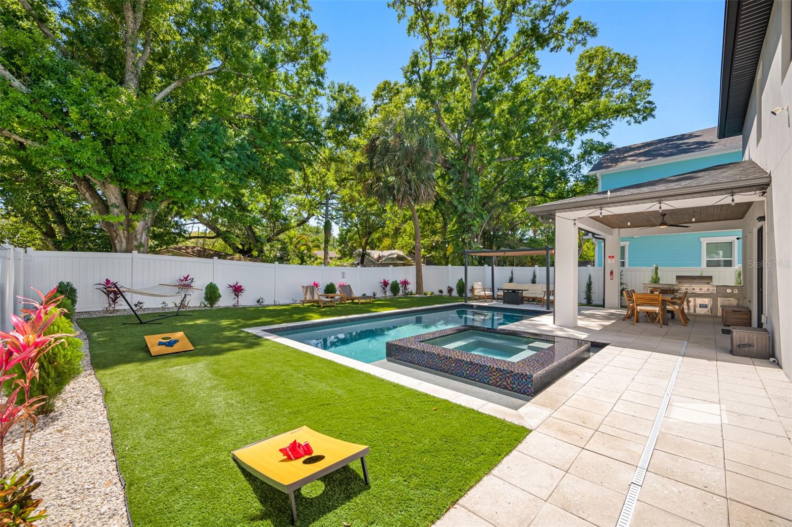 Image 70 of 79 For 902 Plymouth Street