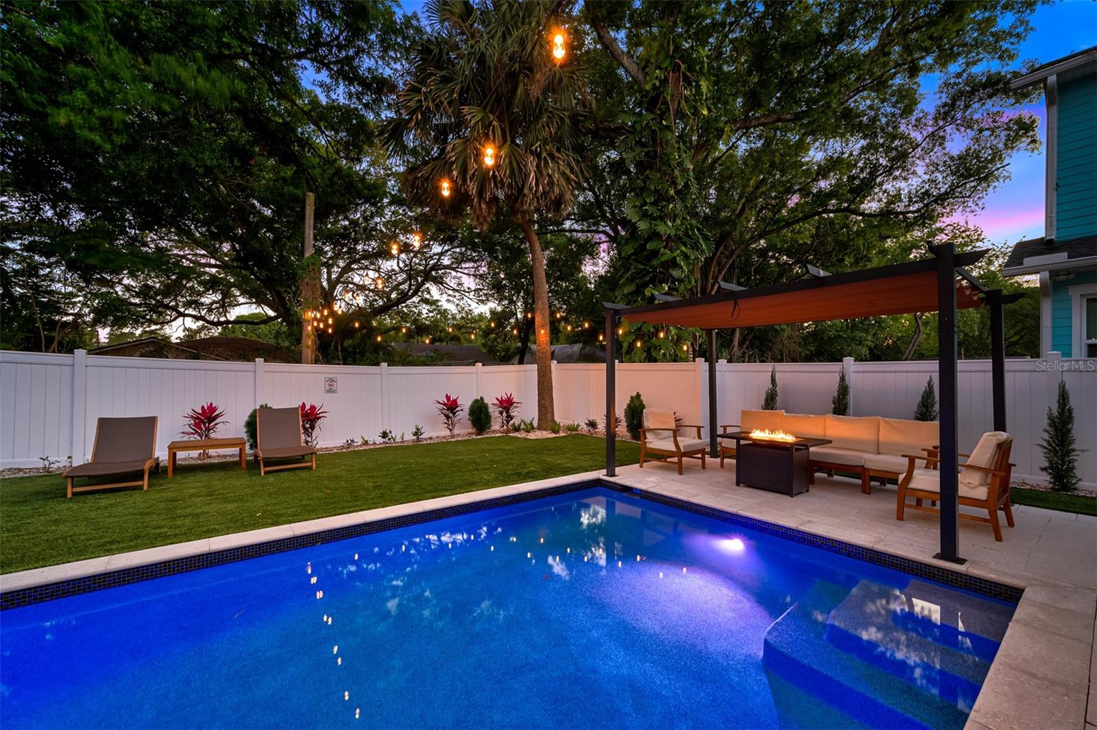 Image 71 of 79 For 902 Plymouth Street