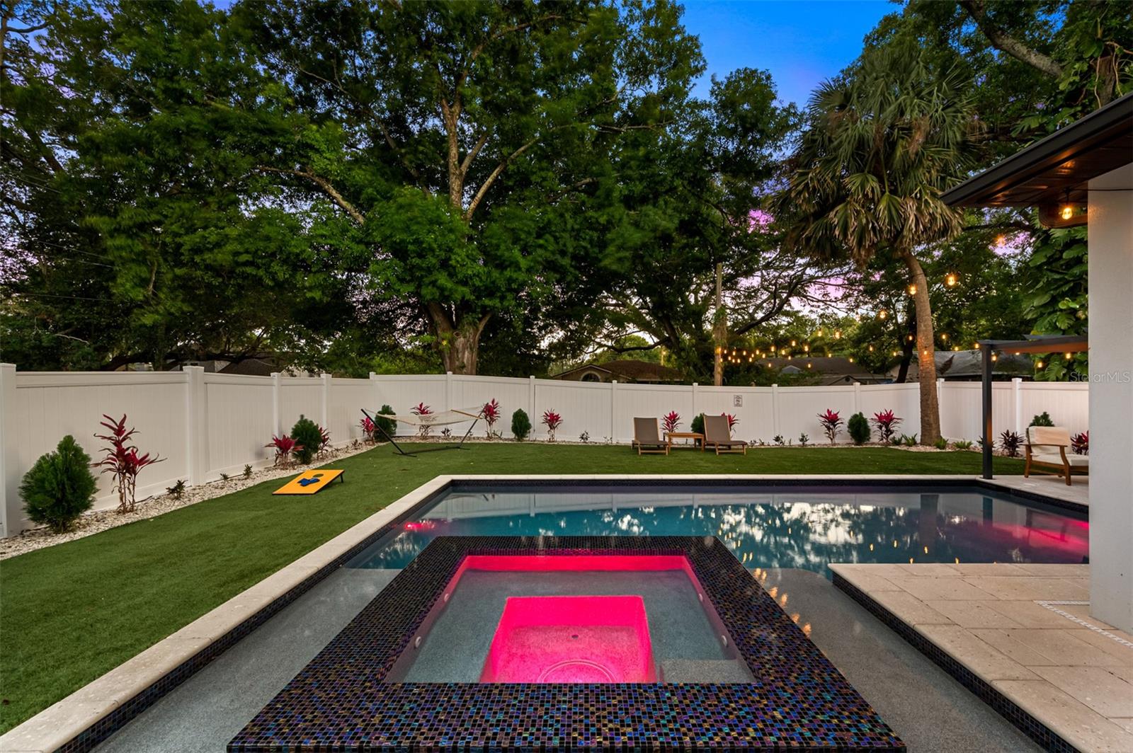 Image 72 of 79 For 902 Plymouth Street