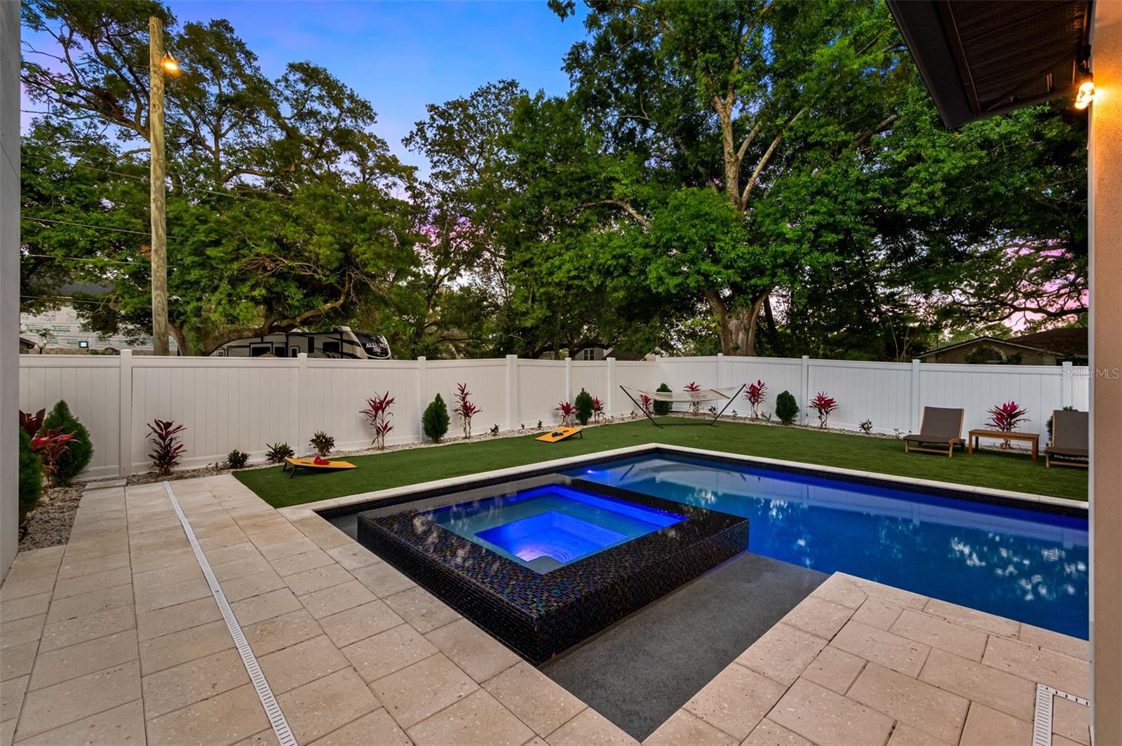 Image 73 of 79 For 902 Plymouth Street