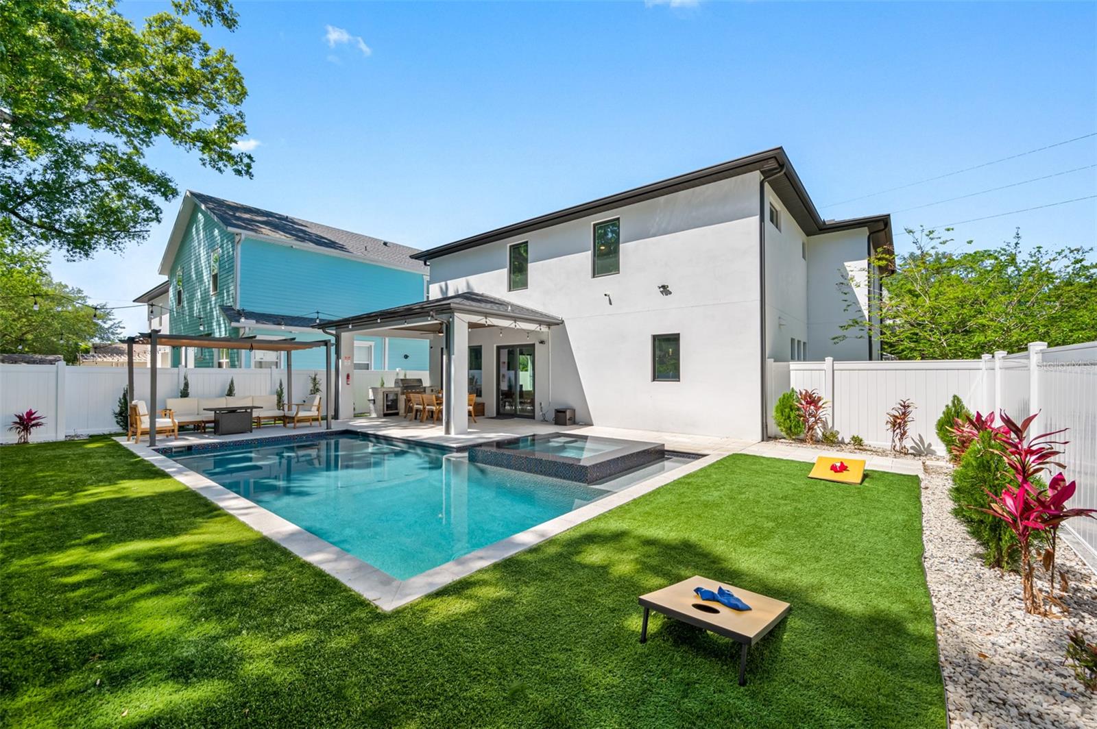 Image 75 of 79 For 902 Plymouth Street