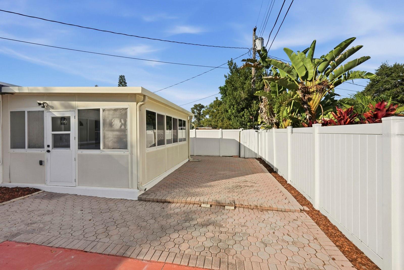 Image 25 of 31 For 11123 111th Street