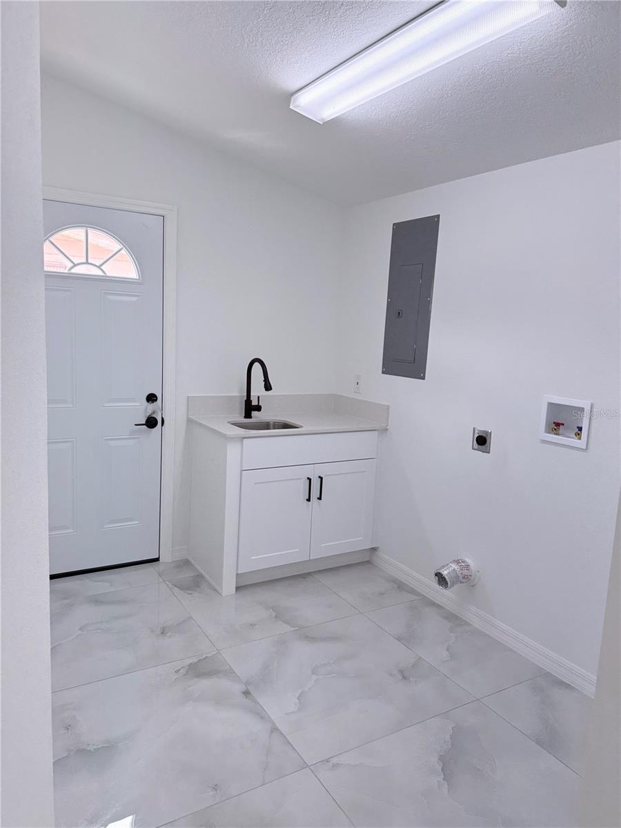 Image 32 of 39 For 5025 State Road 54