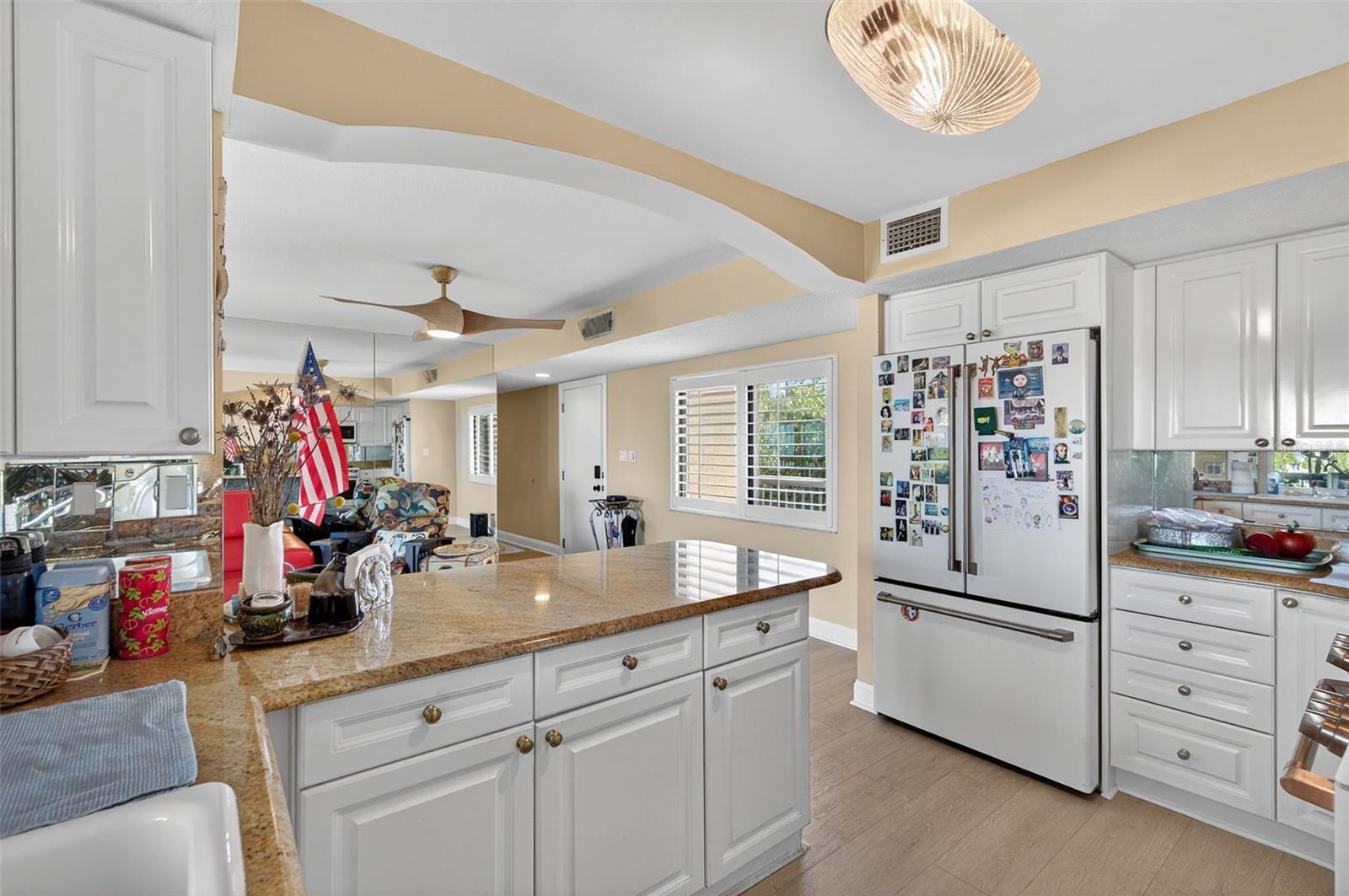 Image 12 of 81 For 3200 Gulf Boulevard 203