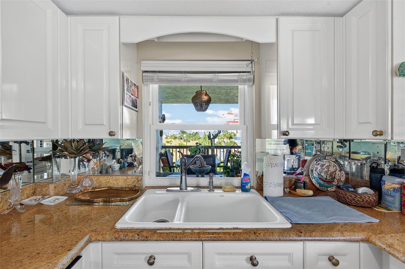 Image 13 of 81 For 3200 Gulf Boulevard 203