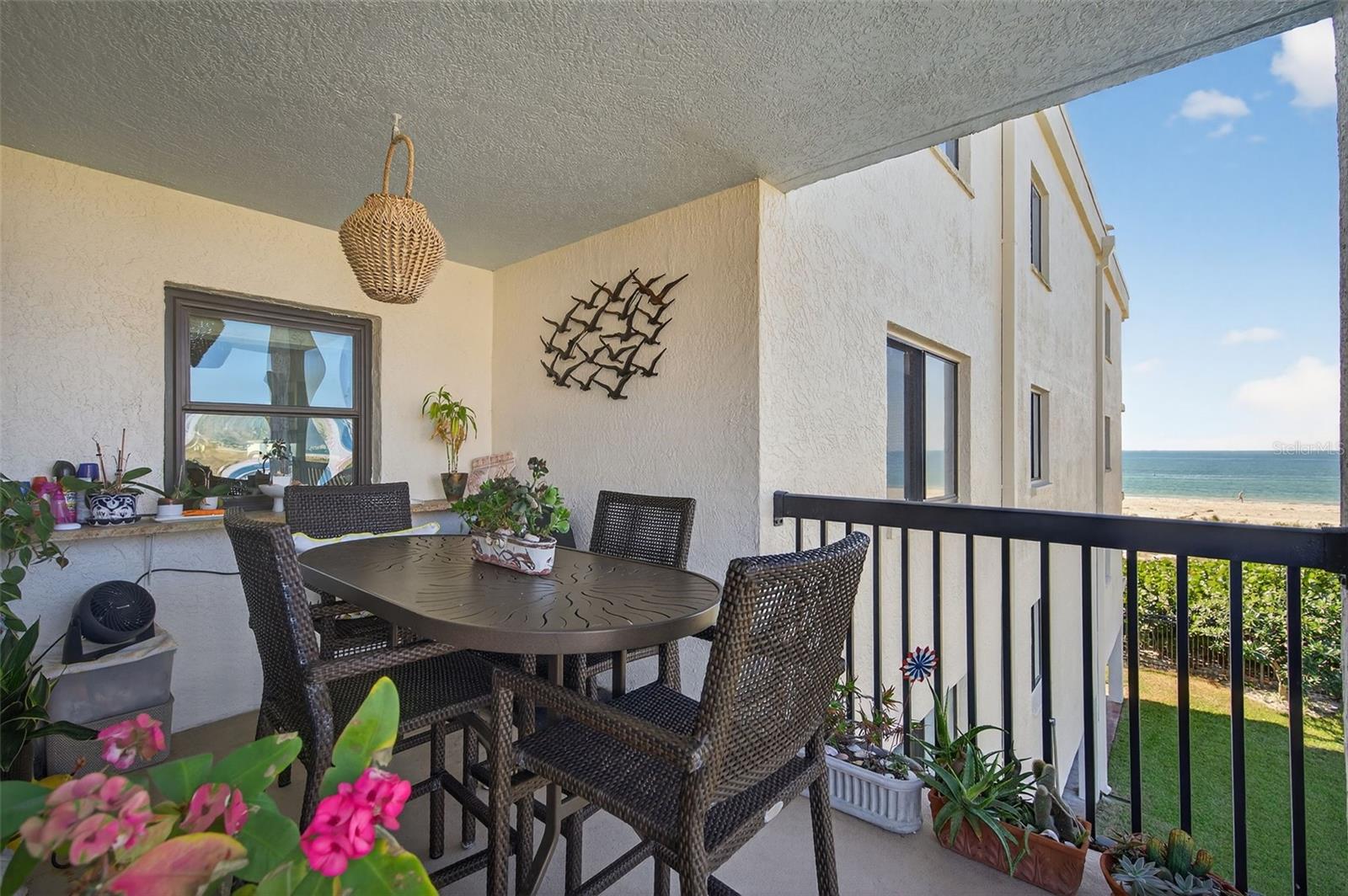 Image 18 of 81 For 3200 Gulf Boulevard 203