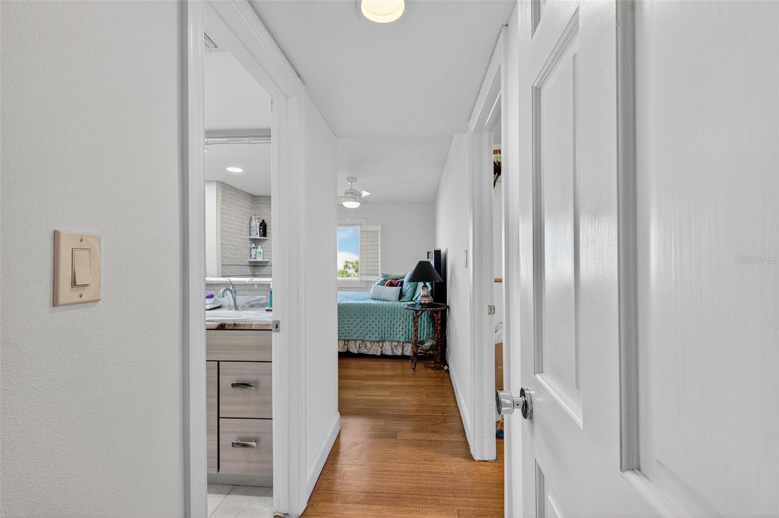 Image 20 of 81 For 3200 Gulf Boulevard 203