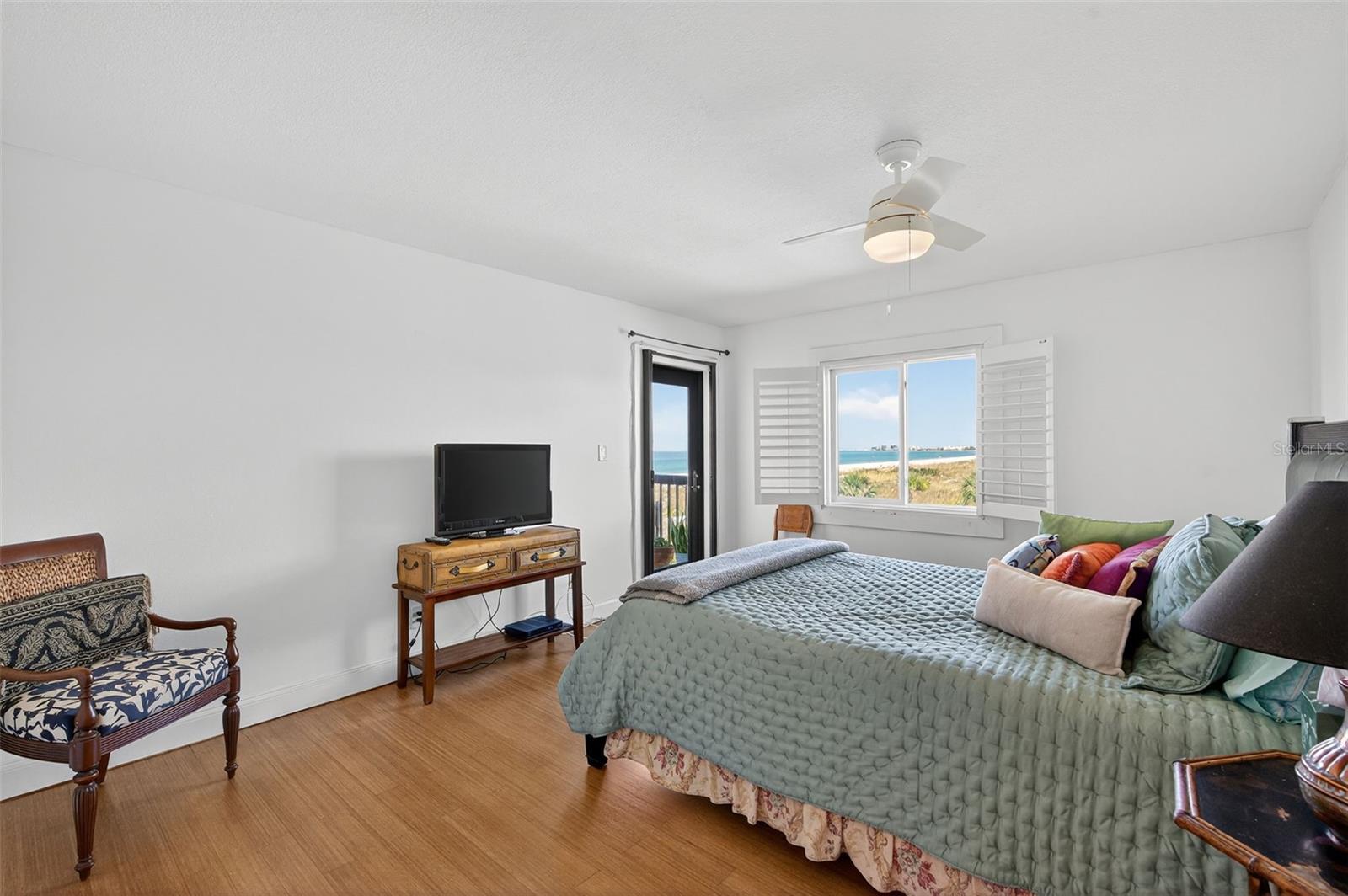 Image 23 of 81 For 3200 Gulf Boulevard 203