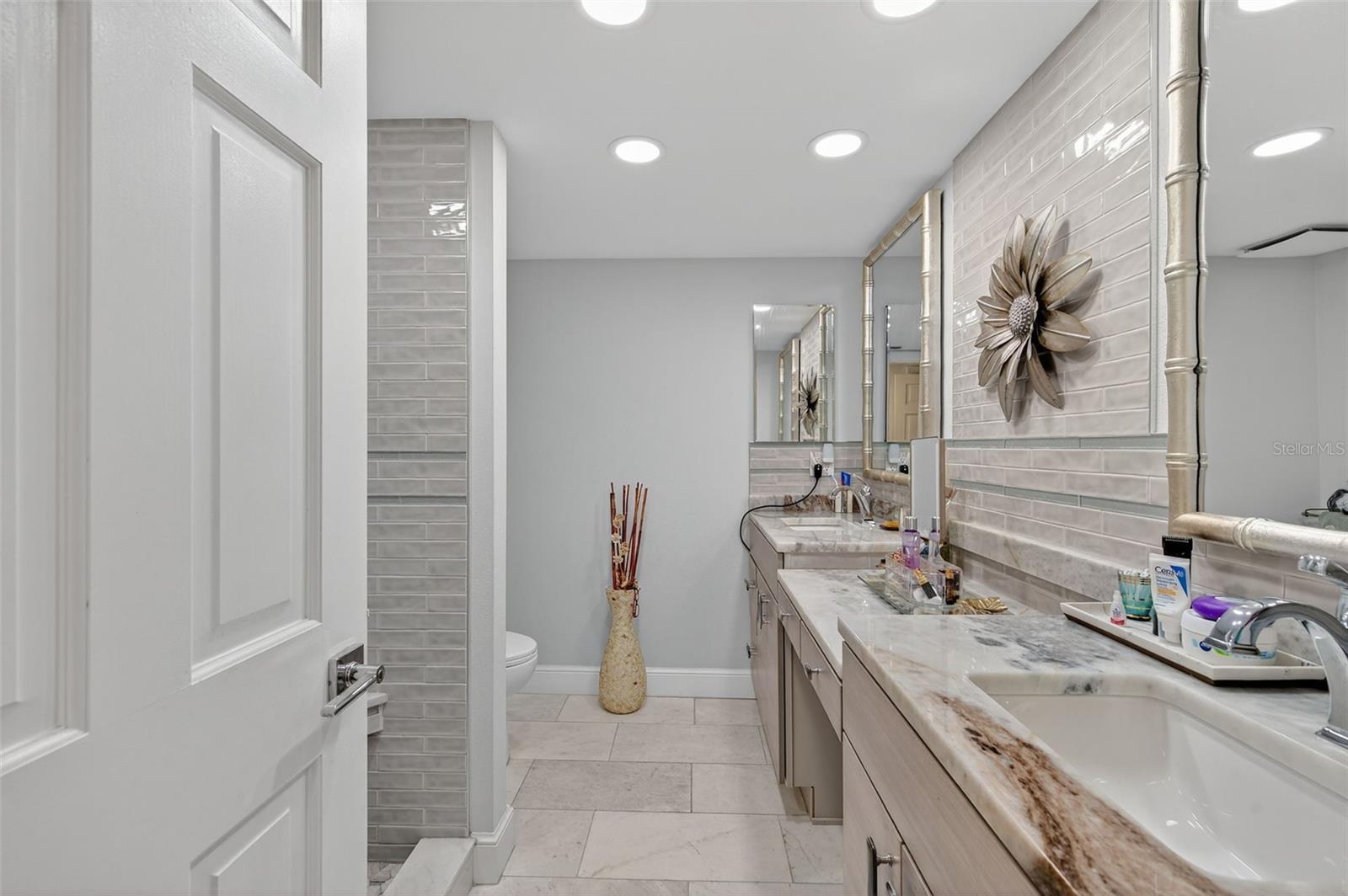 Image 25 of 81 For 3200 Gulf Boulevard 203