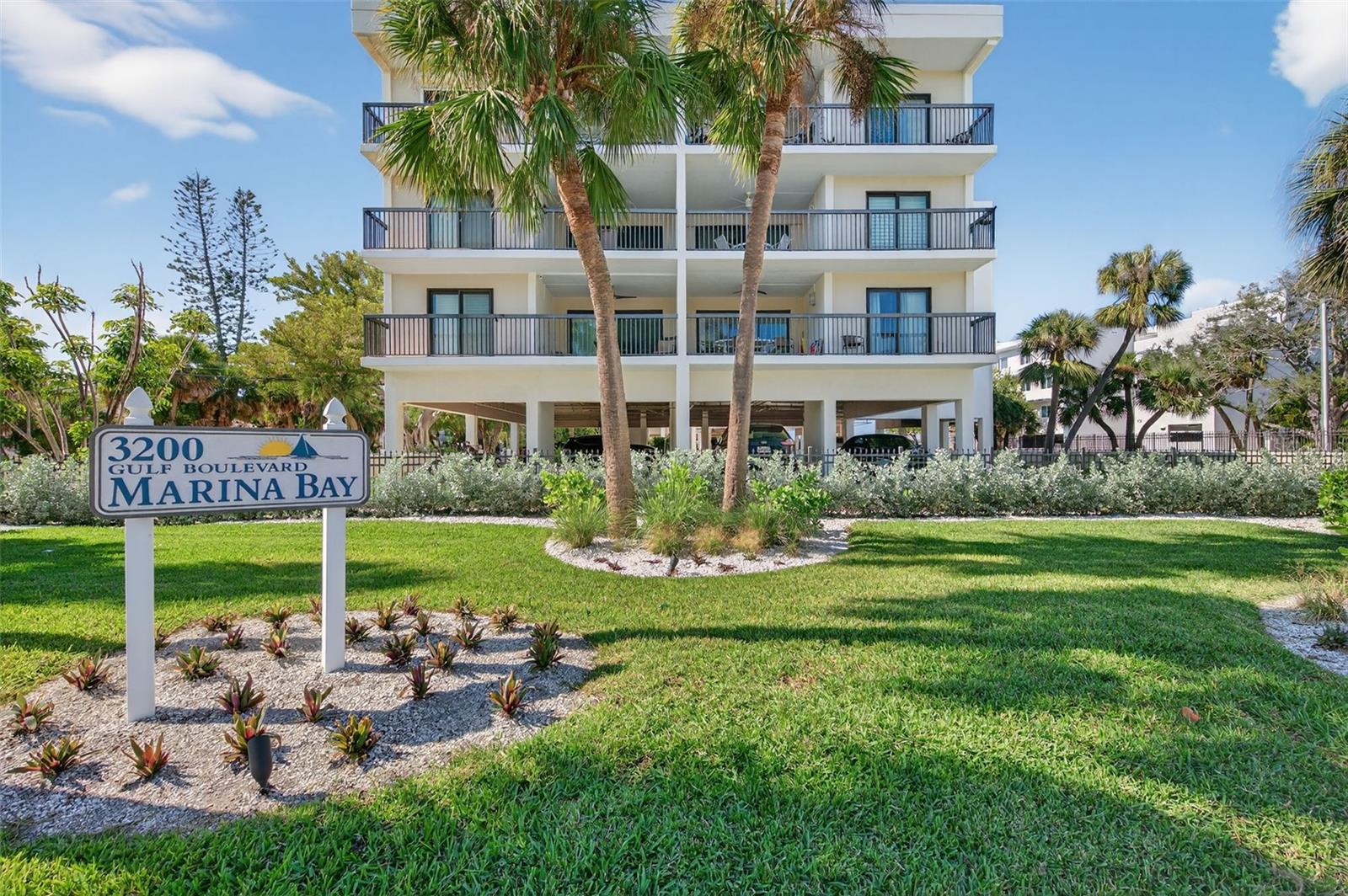 Image 40 of 81 For 3200 Gulf Boulevard 203