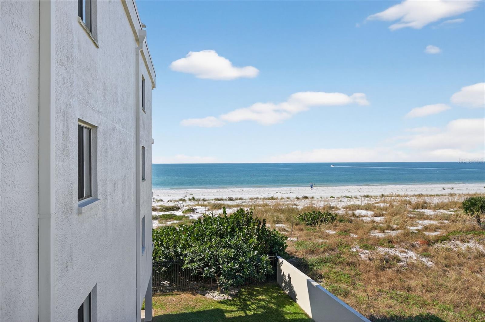 Image 51 of 81 For 3200 Gulf Boulevard 203