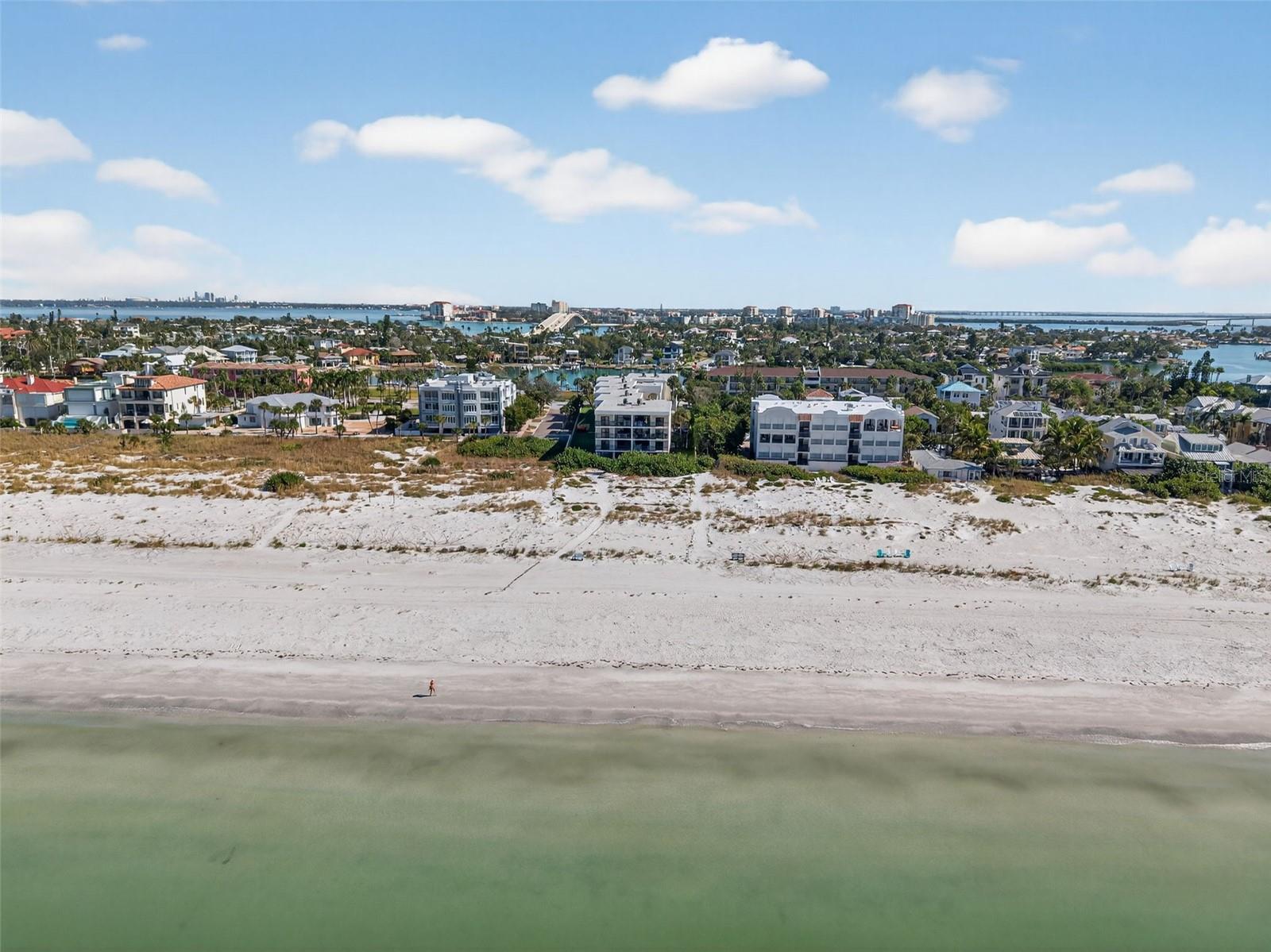 Image 59 of 81 For 3200 Gulf Boulevard 203