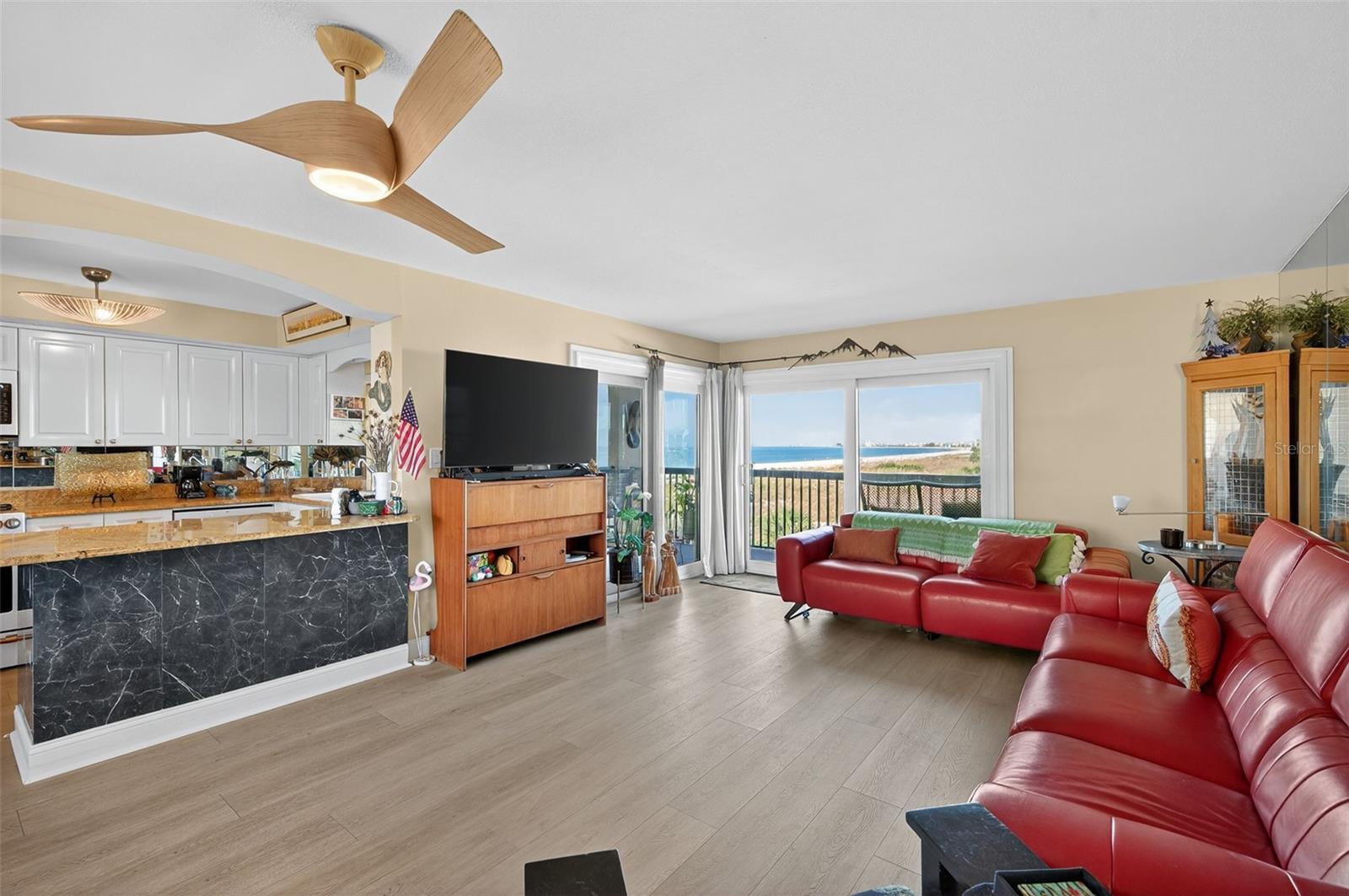 Image 6 of 81 For 3200 Gulf Boulevard 203