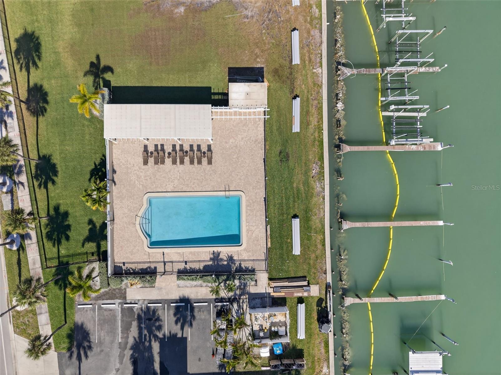 Image 65 of 81 For 3200 Gulf Boulevard 203