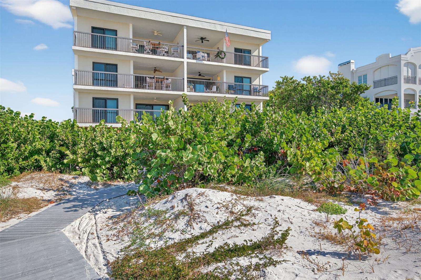 Image 79 of 81 For 3200 Gulf Boulevard 203