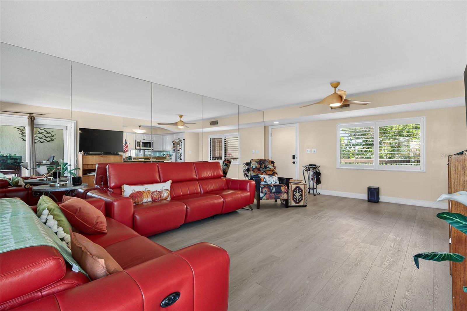 Image 9 of 81 For 3200 Gulf Boulevard 203