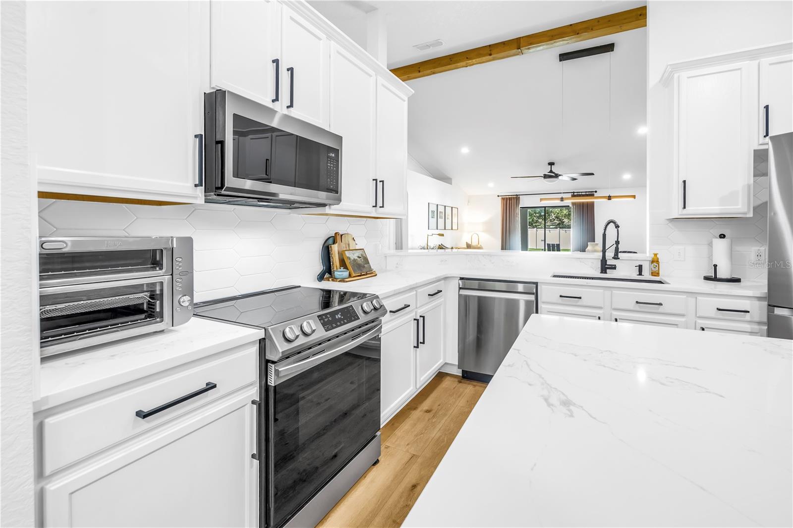 Image 11 of 47 For 6943 Makati Drive