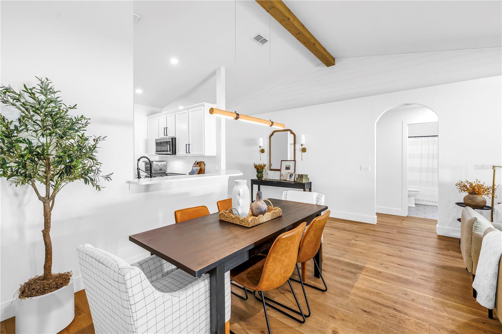 Image 12 of 47 For 6943 Makati Drive