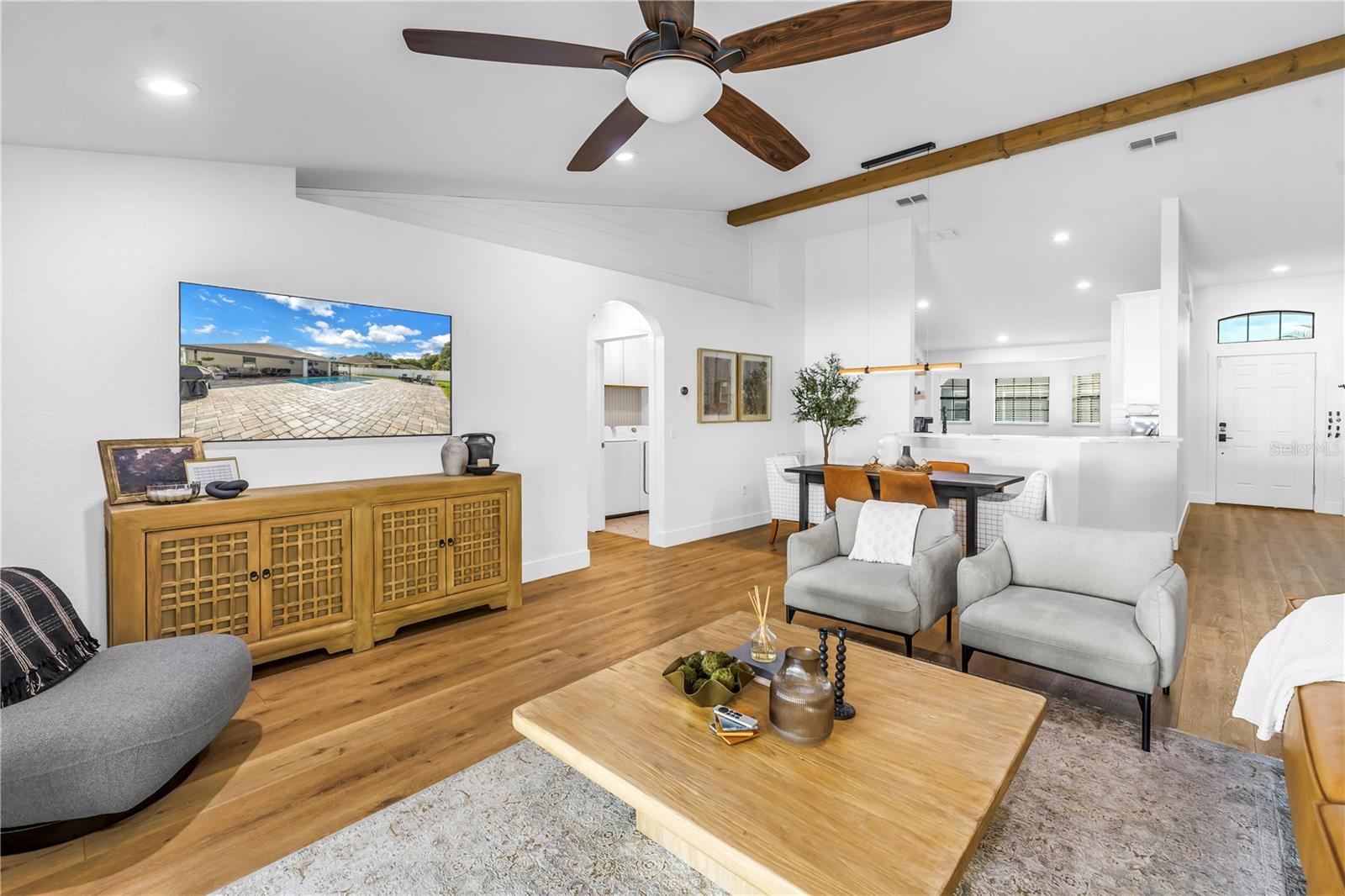 Image 16 of 47 For 6943 Makati Drive