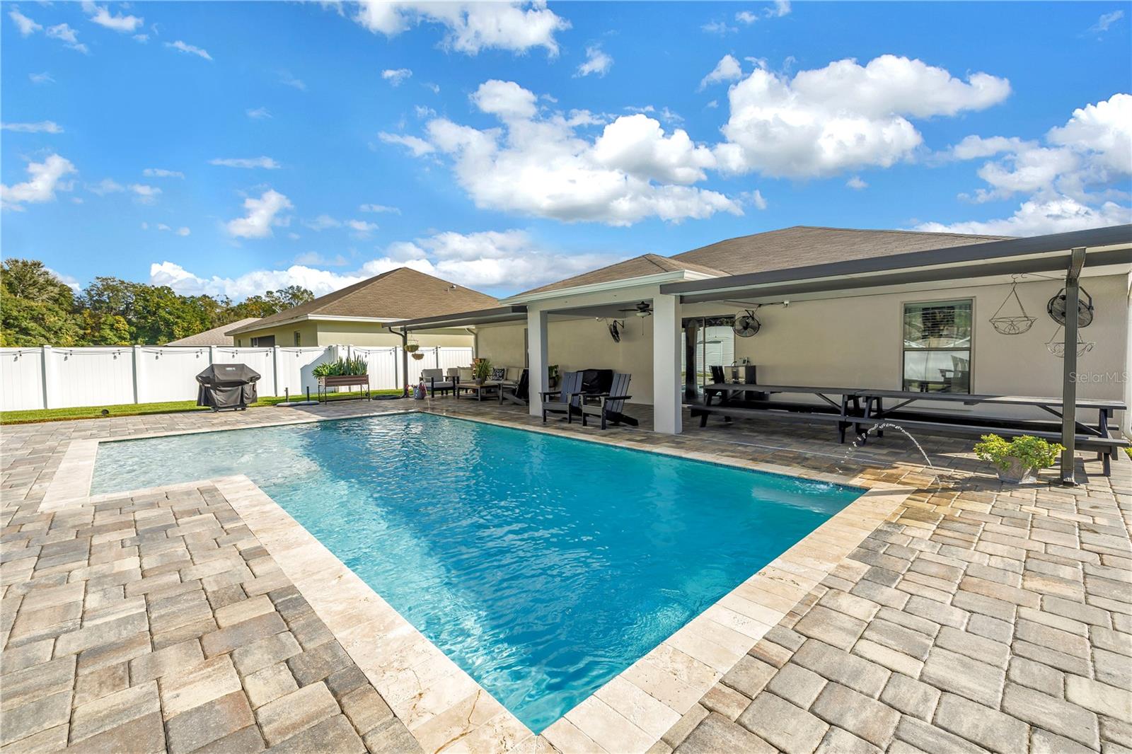 Image 18 of 47 For 6943 Makati Drive