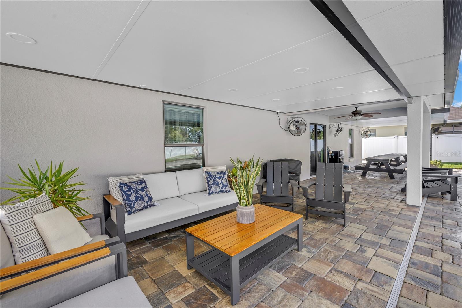 Image 21 of 47 For 6943 Makati Drive