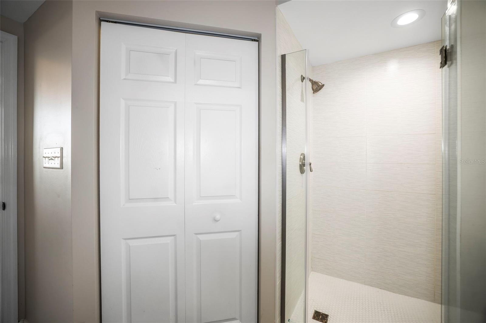 Image 9 of 42 For 6495 Shoreline Drive 8502