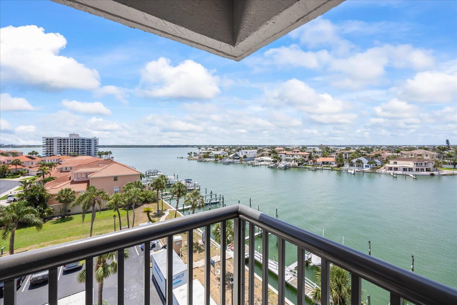 Image 21 of 66 For 1651 Sand Key Estates Court 54