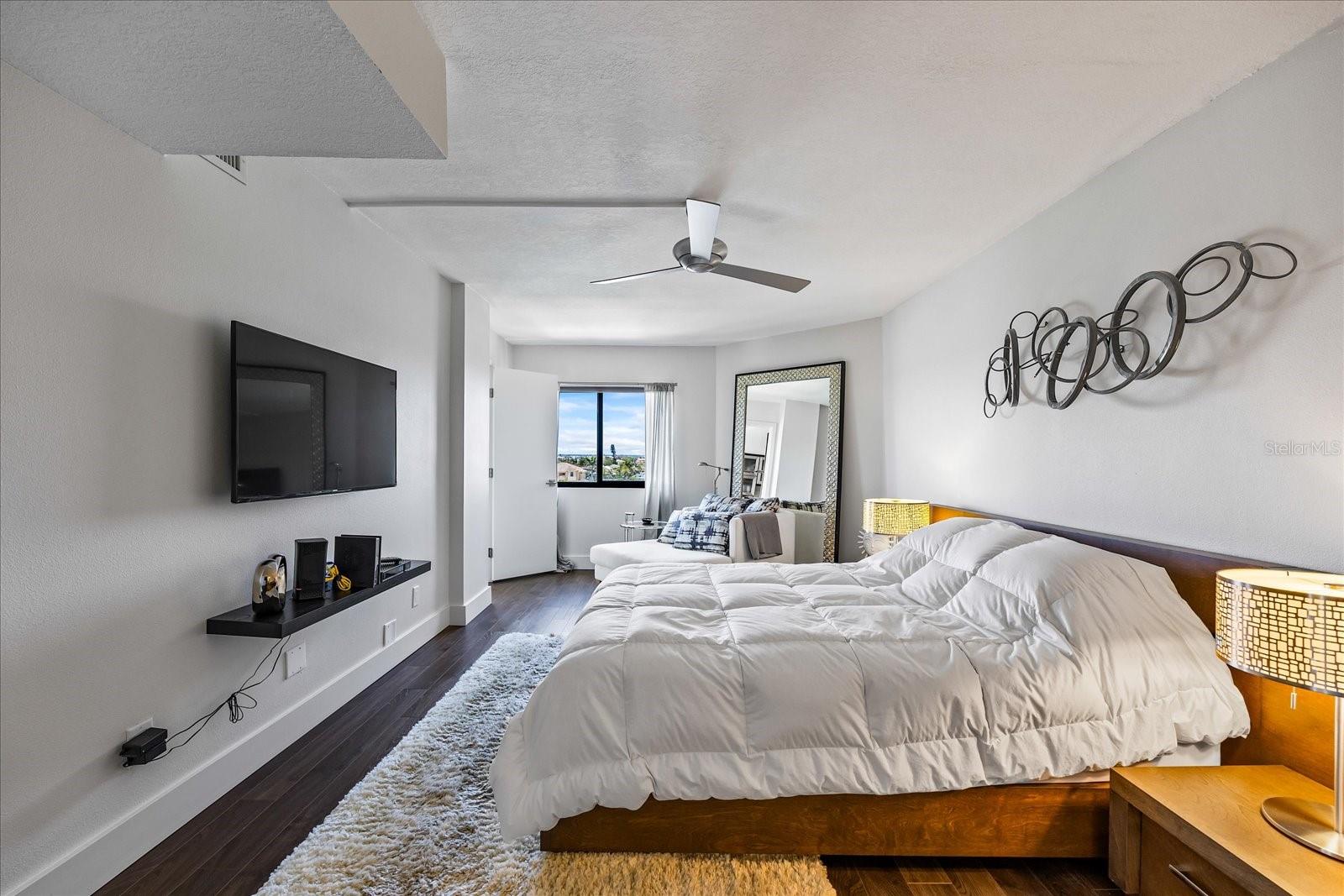 Image 32 of 66 For 1651 Sand Key Estates Court 54