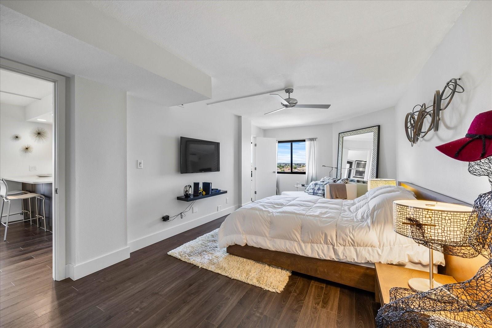 Image 36 of 66 For 1651 Sand Key Estates Court 54