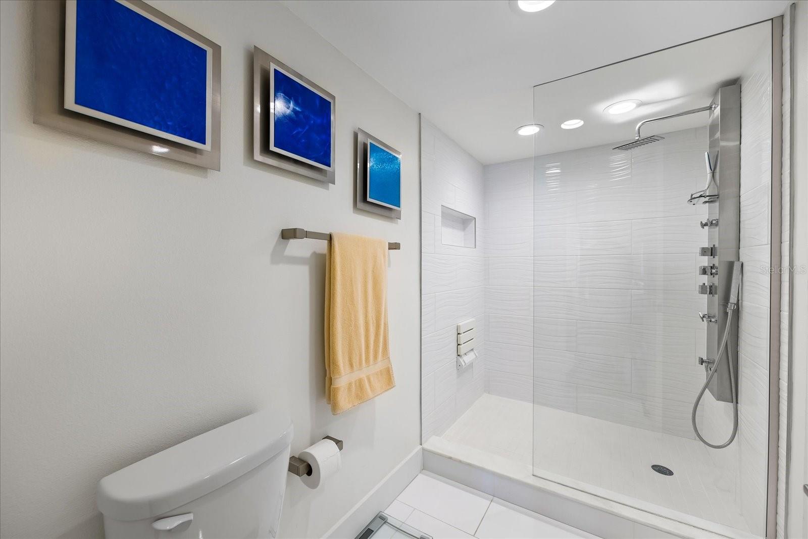 Image 38 of 66 For 1651 Sand Key Estates Court 54