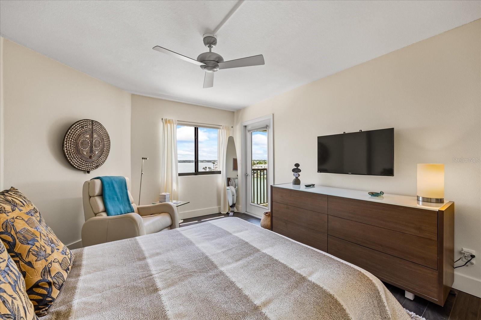 Image 42 of 66 For 1651 Sand Key Estates Court 54