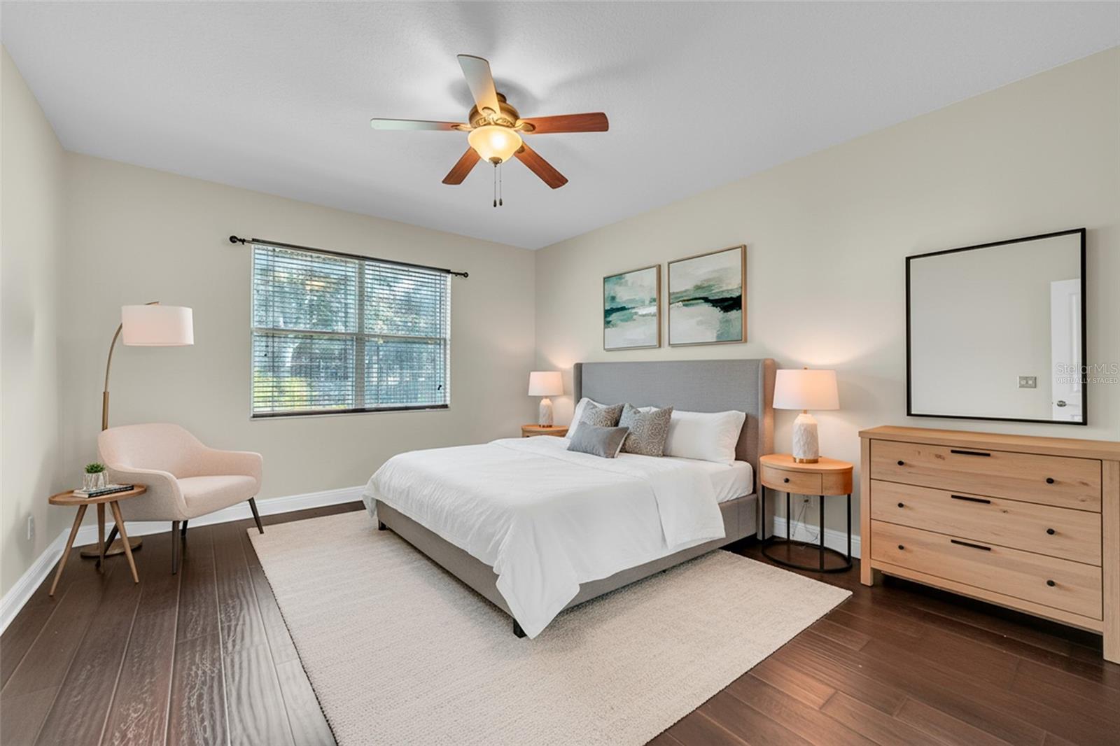 Listing photo id 12 for 6927 Surrey Hill Place