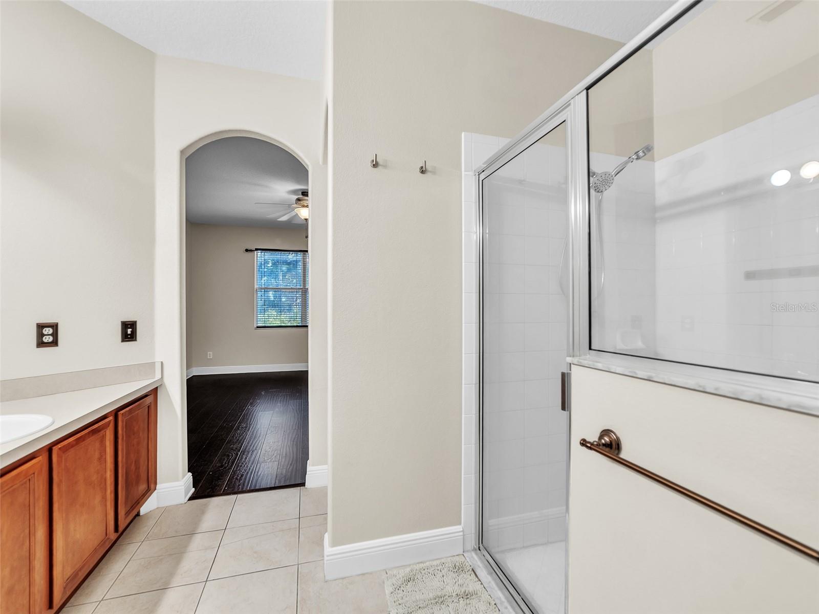 Listing photo id 14 for 6927 Surrey Hill Place