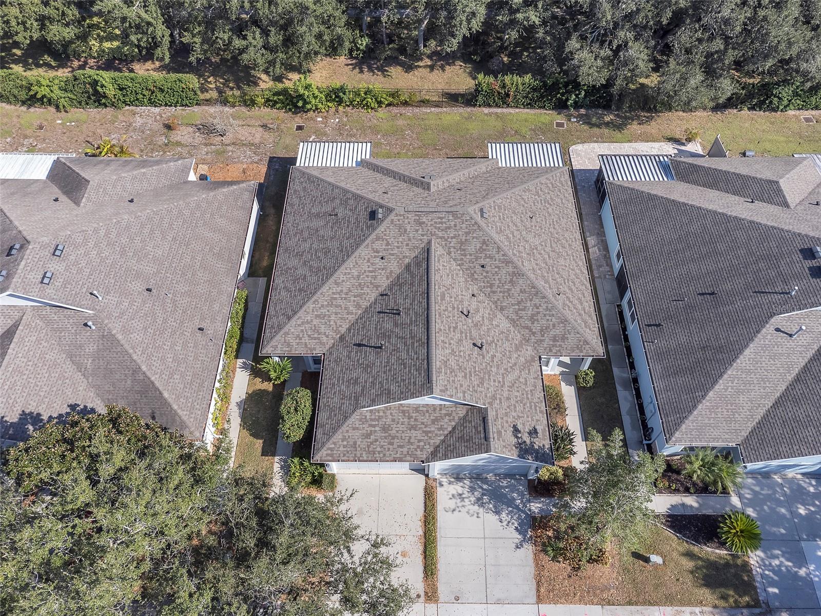 Listing photo id 22 for 6927 Surrey Hill Place