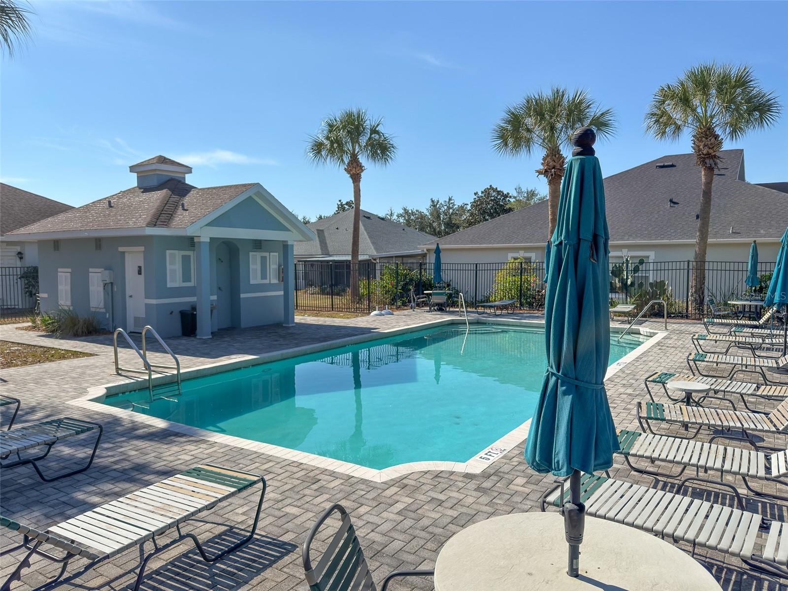 Listing photo id 27 for 6927 Surrey Hill Place