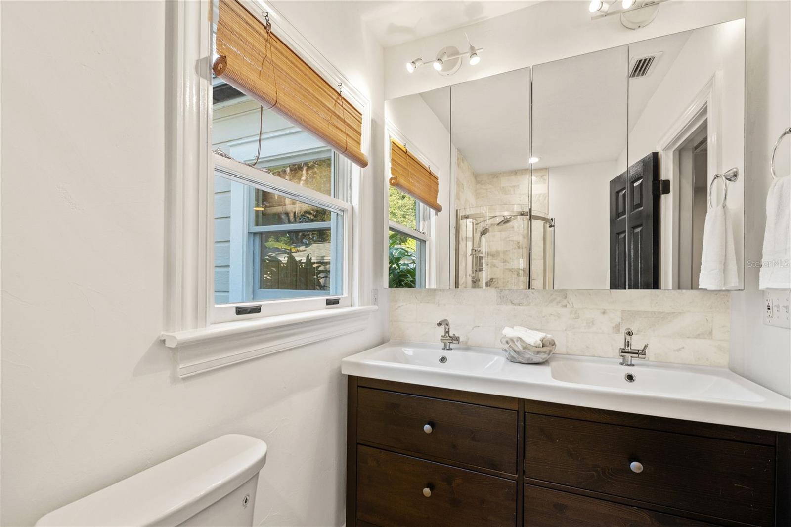 Image 16 of 37 For 3303 Perry Avenue