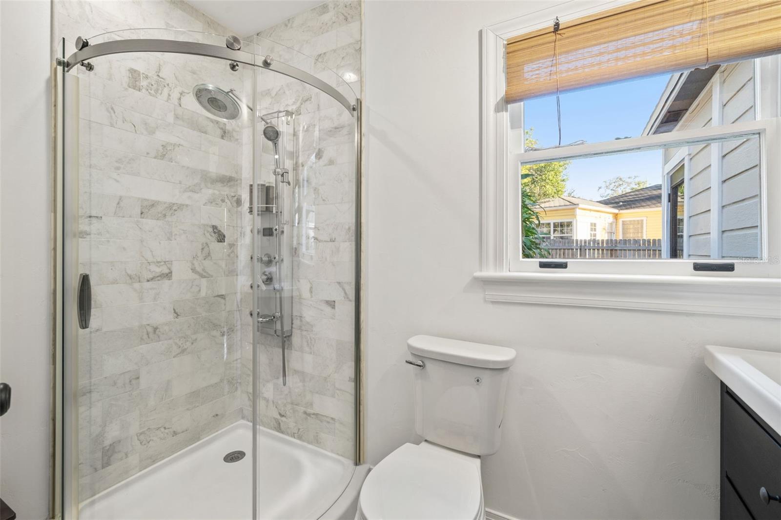 Image 17 of 37 For 3303 Perry Avenue