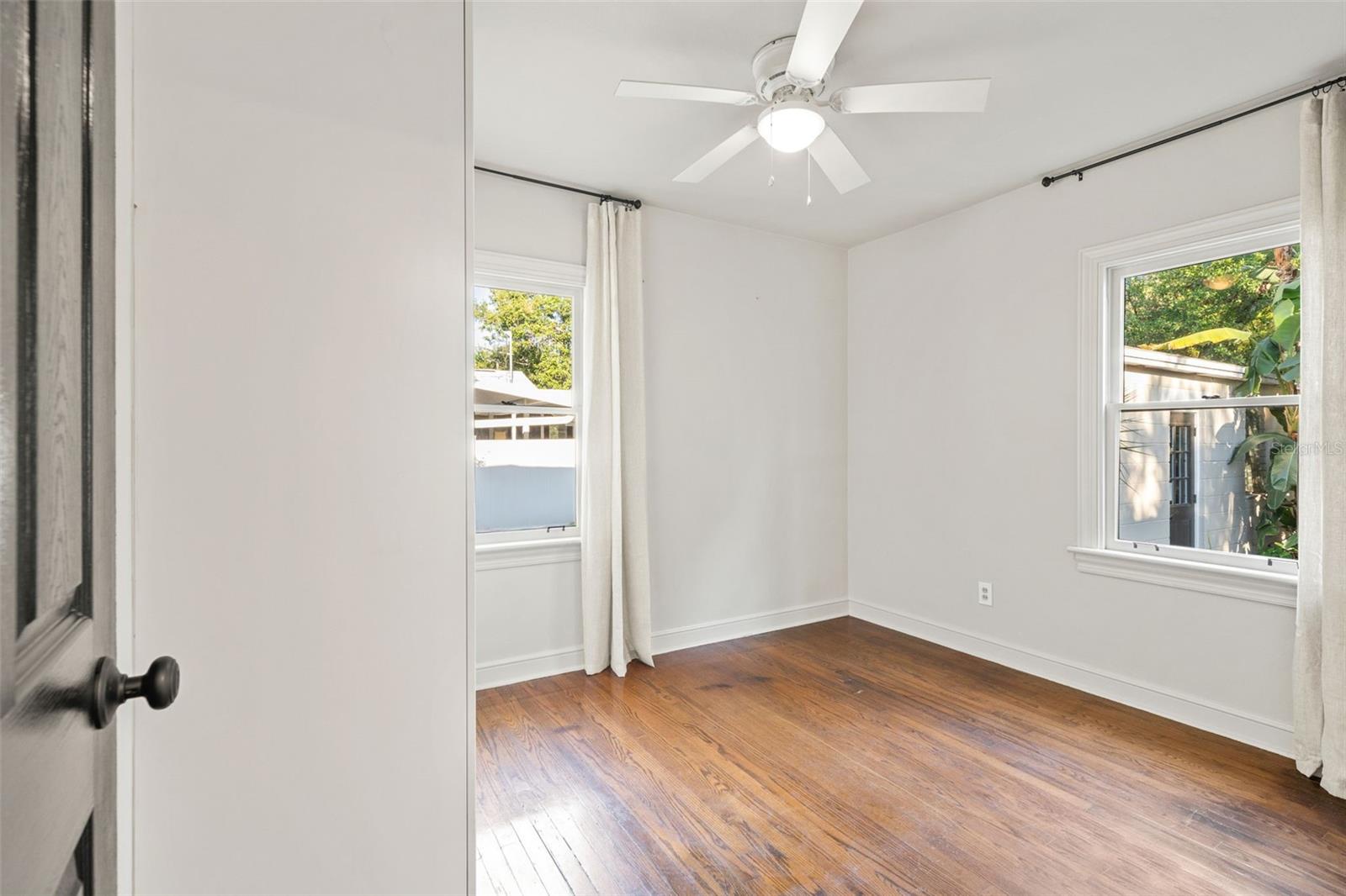 Image 21 of 37 For 3303 Perry Avenue