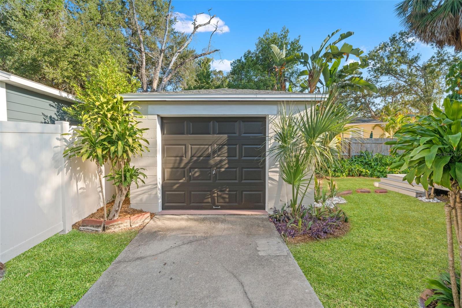 Image 28 of 37 For 3303 Perry Avenue