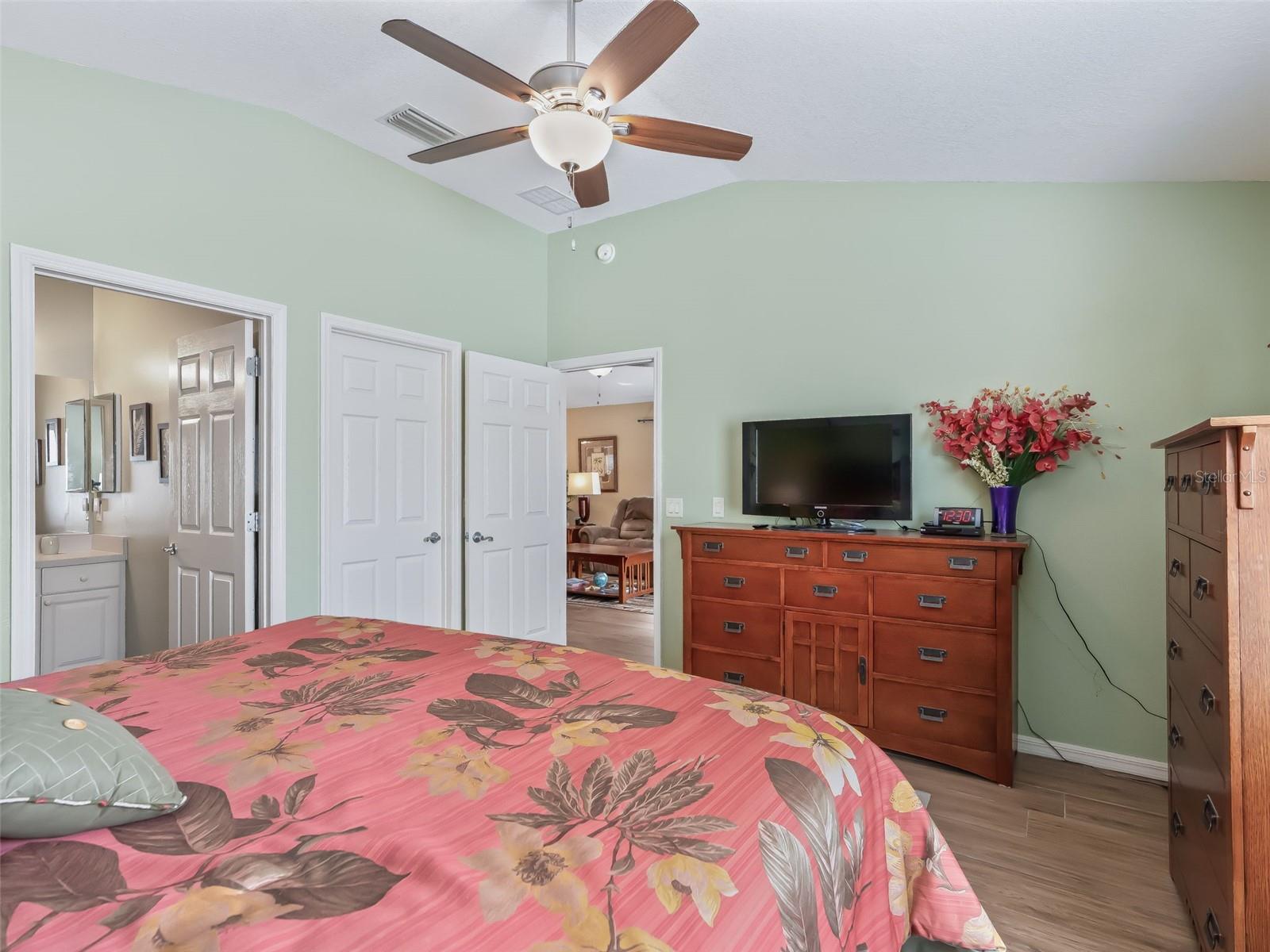 Image 20 of 40 For 978 Smyrna Street