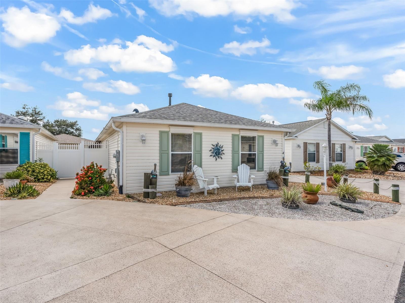 Image 3 of 40 For 978 Smyrna Street