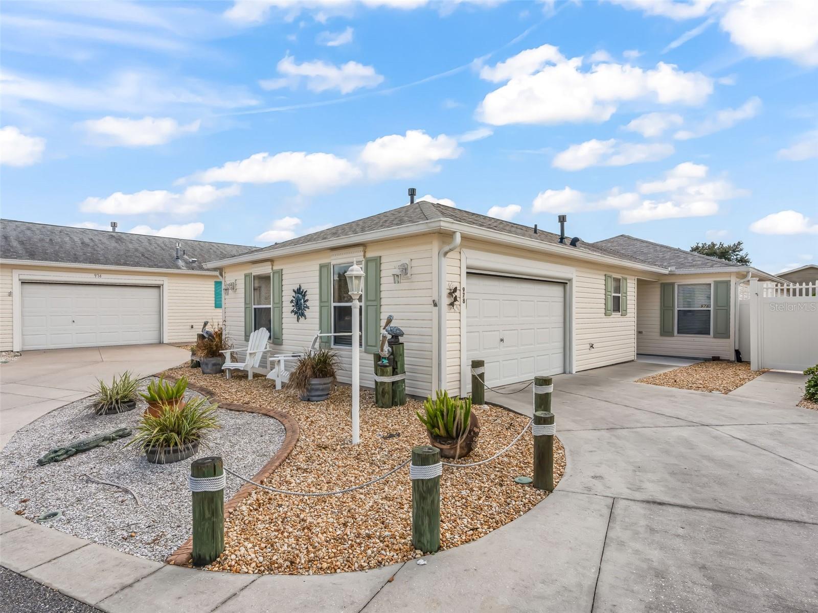 Image 5 of 40 For 978 Smyrna Street